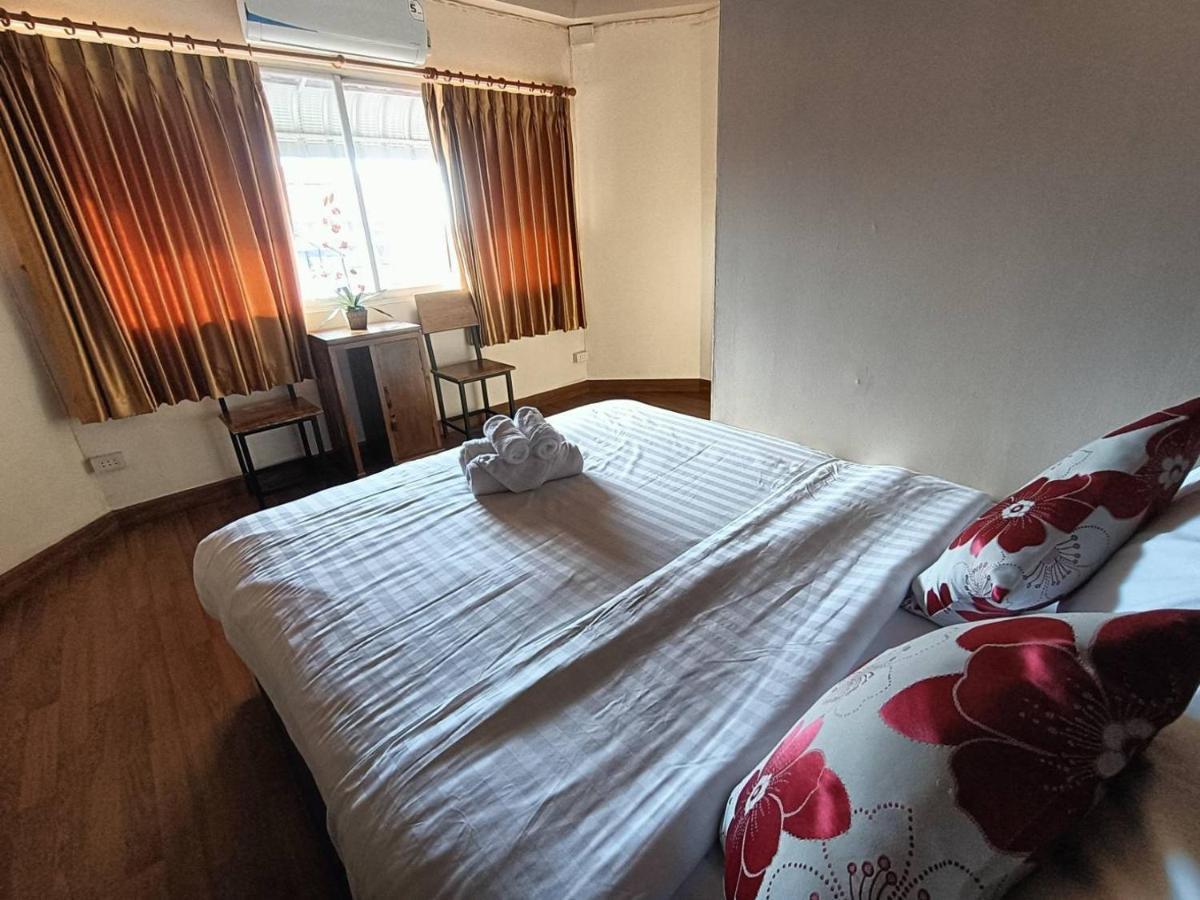 Soft Night Barzaar Hostel Chiang Mai Exterior photo