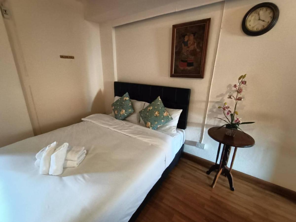 Soft Night Barzaar Hostel Chiang Mai Exterior photo