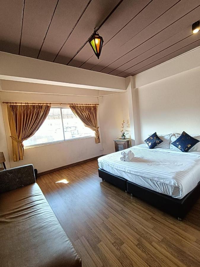 Soft Night Barzaar Hostel Chiang Mai Exterior photo