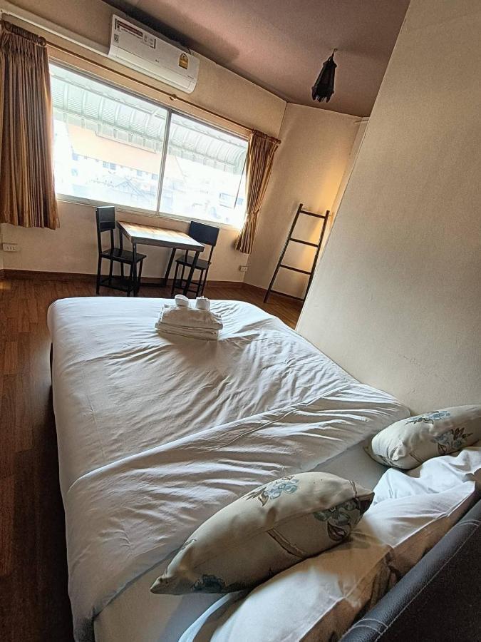 Soft Night Barzaar Hostel Chiang Mai Exterior photo
